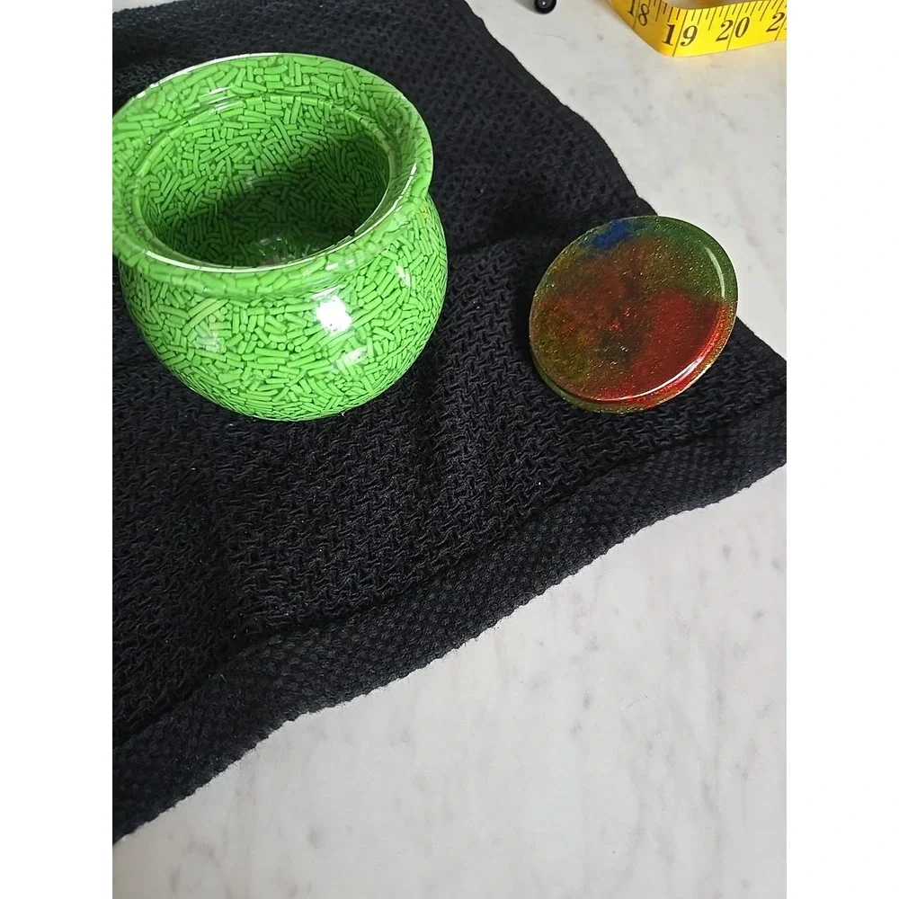 Small‎ Handmade Decorative Jar Green Red Keys Trinkets Candy Change.  609